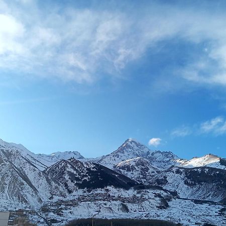 Guest House Sunset Kazbegi Esterno foto