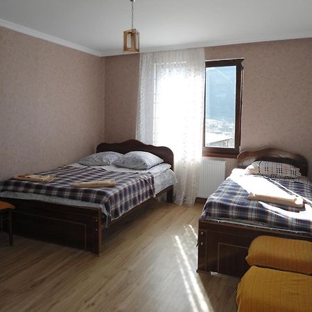 Guest House Sunset Kazbegi Esterno foto