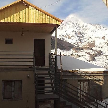 Guest House Sunset Kazbegi Esterno foto