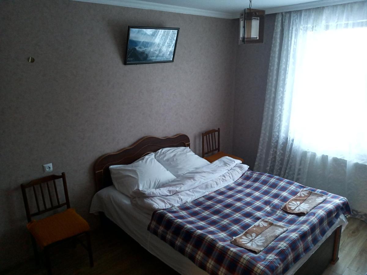 Guest House Sunset Kazbegi Esterno foto