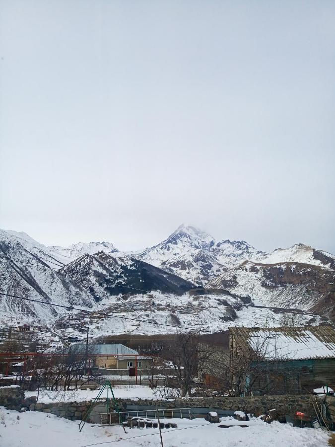 Guest House Sunset Kazbegi Esterno foto