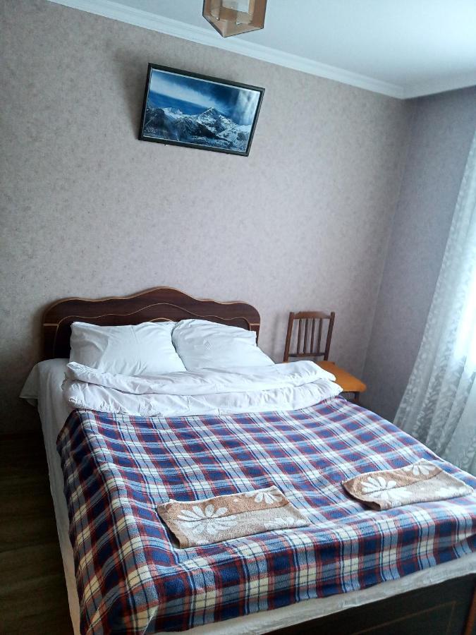 Guest House Sunset Kazbegi Esterno foto