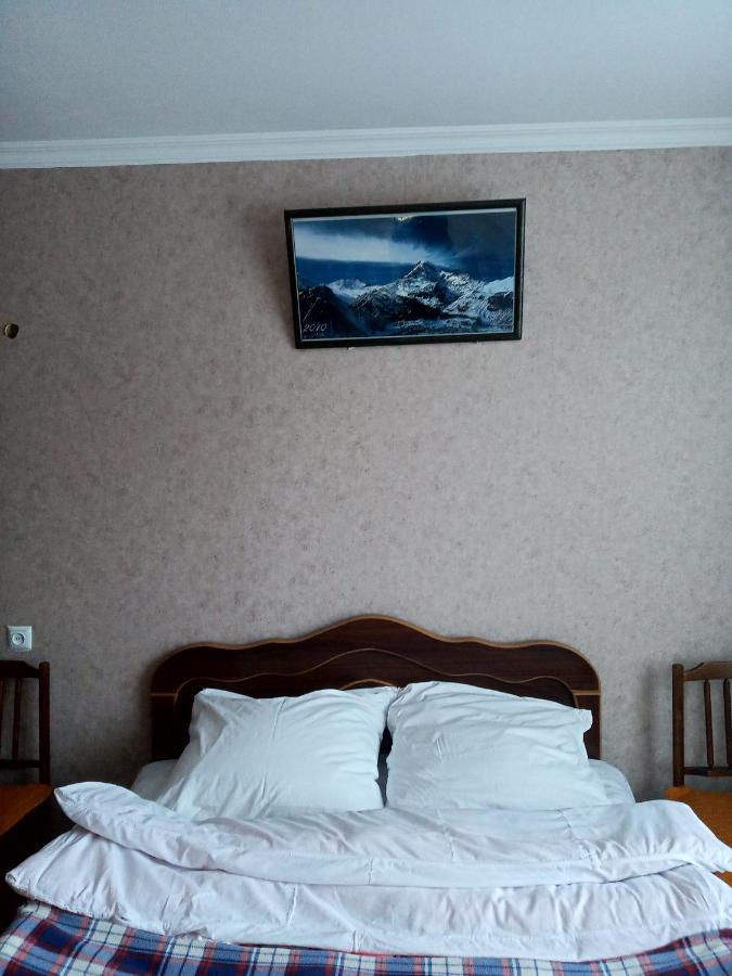 Guest House Sunset Kazbegi Esterno foto