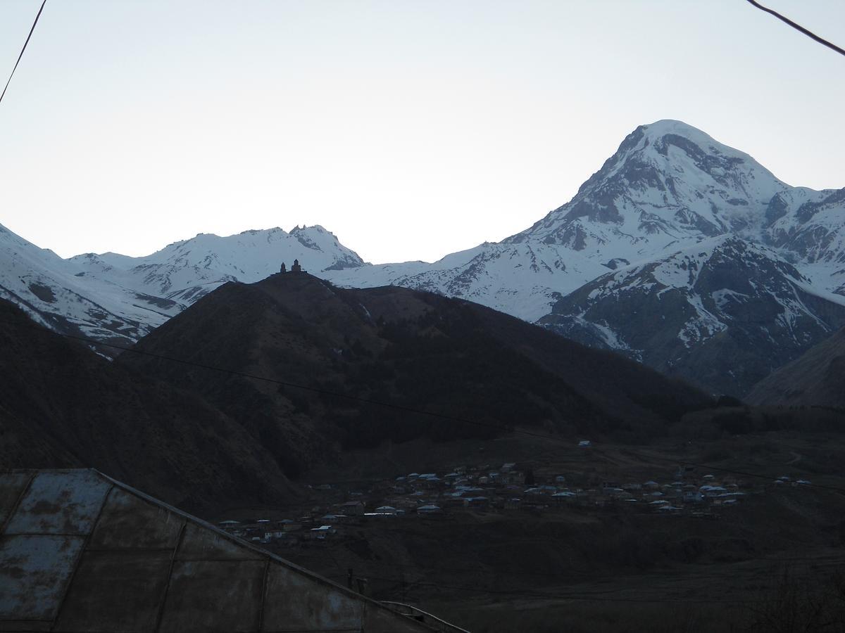 Guest House Sunset Kazbegi Esterno foto