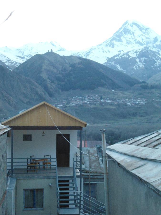 Guest House Sunset Kazbegi Esterno foto