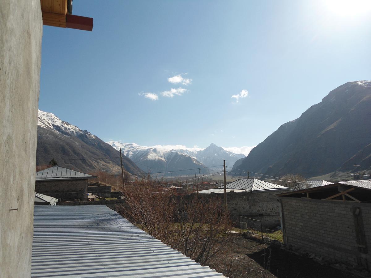 Guest House Sunset Kazbegi Esterno foto