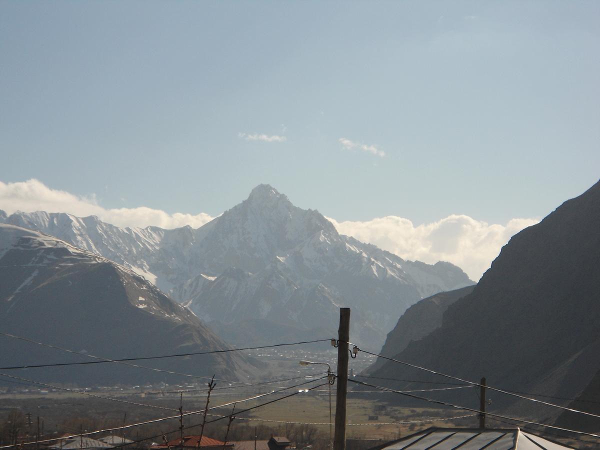 Guest House Sunset Kazbegi Esterno foto