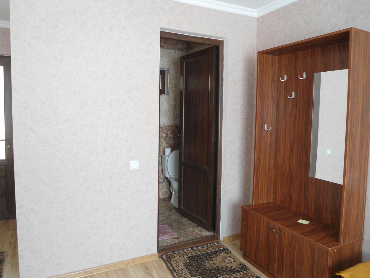 Guest House Sunset Kazbegi Esterno foto