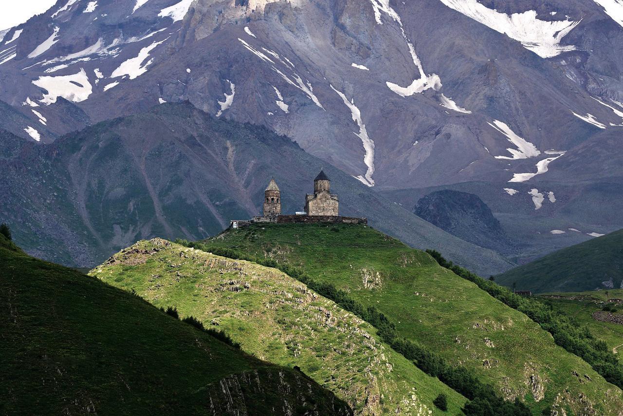 Guest House Sunset Kazbegi Esterno foto